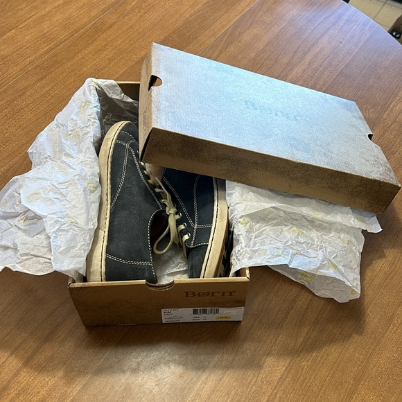 Born size 10/42 excellent condition casual shoe - Picture 6 of 8